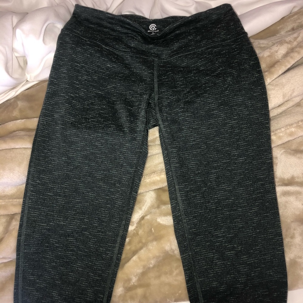Athletic leggings